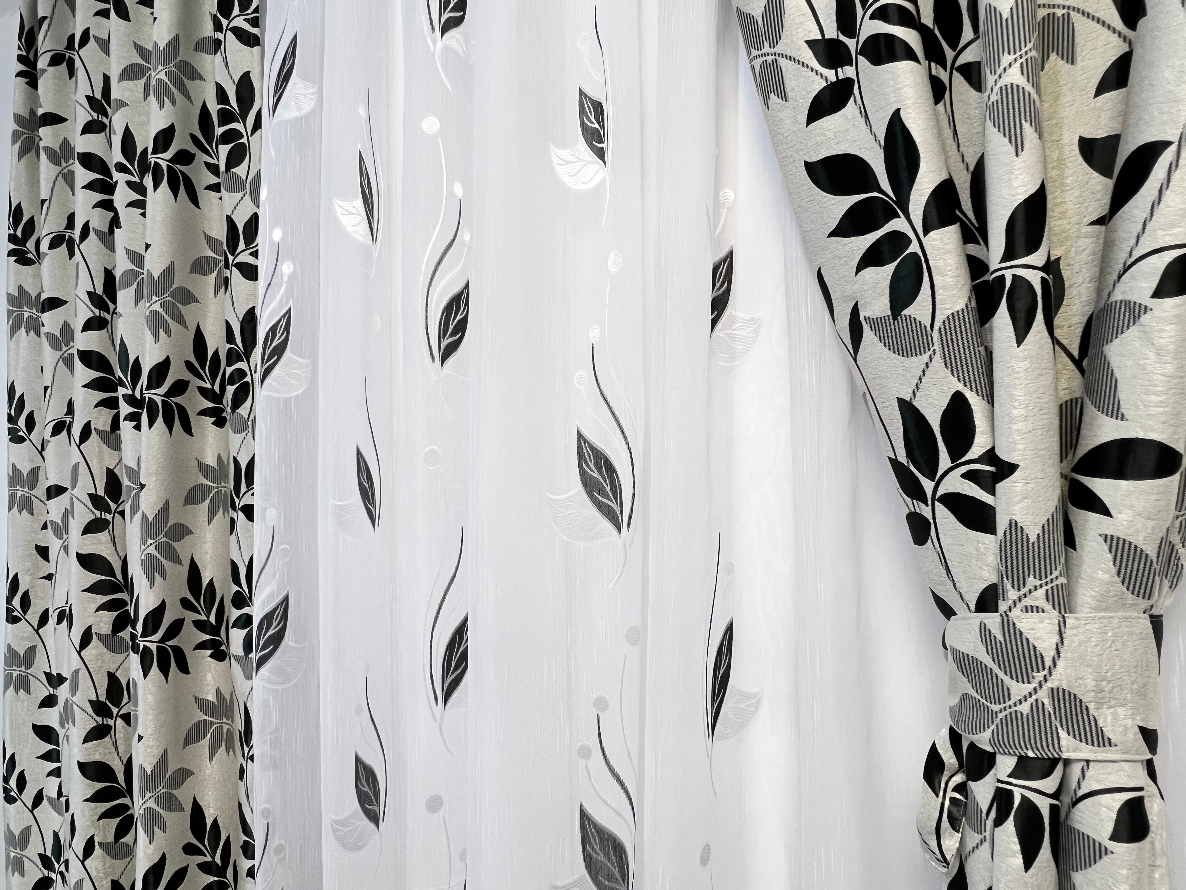 Perdea sable, flori alb cu negru, nesifonabila, model Olga - CASABLANCA Perdea sable, flori alb cu negru, nesifonabila, model Olga Casa Blanca Curtains & Drapes 40.00 CASABLANCA  CASABLANCA